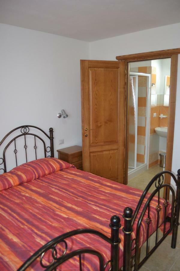 B&B Gennargentu 丰尼 外观 照片